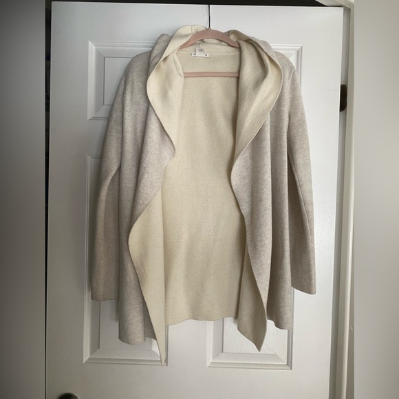 Club Monaco Sweaters - Marino & Cashmere blend hooded sweater